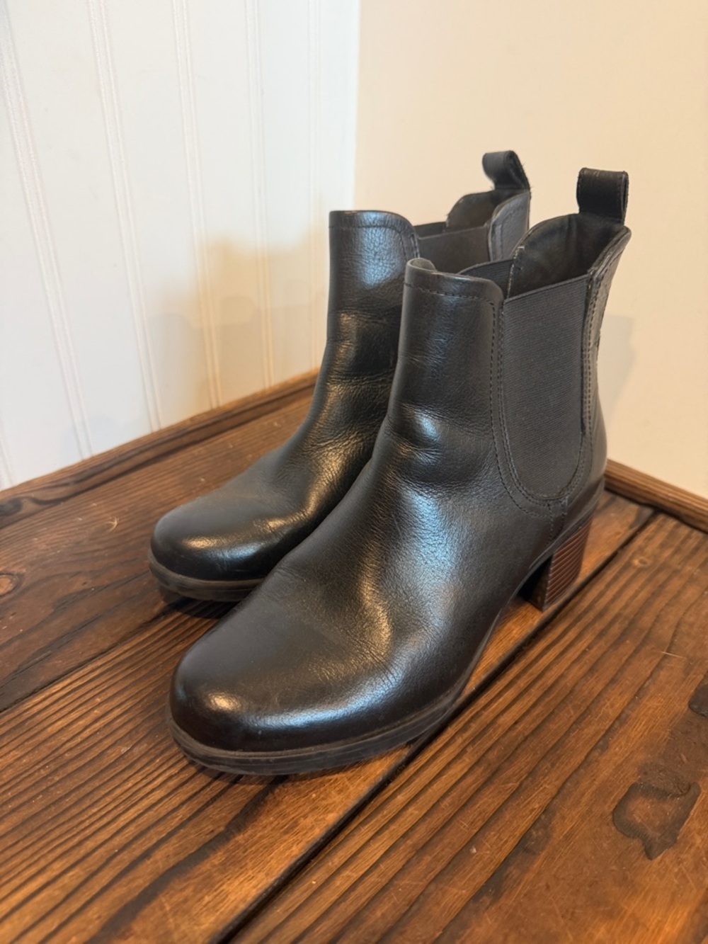 Clarks Collection Black Leather Hollis Ankle Boots